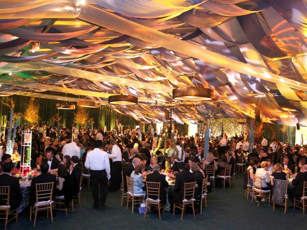 News_Gala on the Green_tent_tables