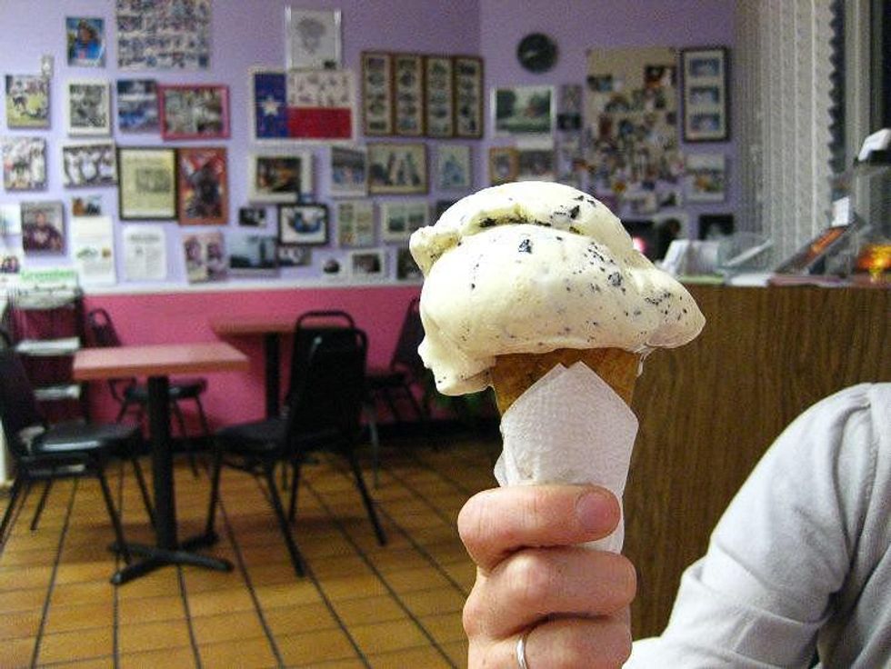 News_Hank's_ice cream cone