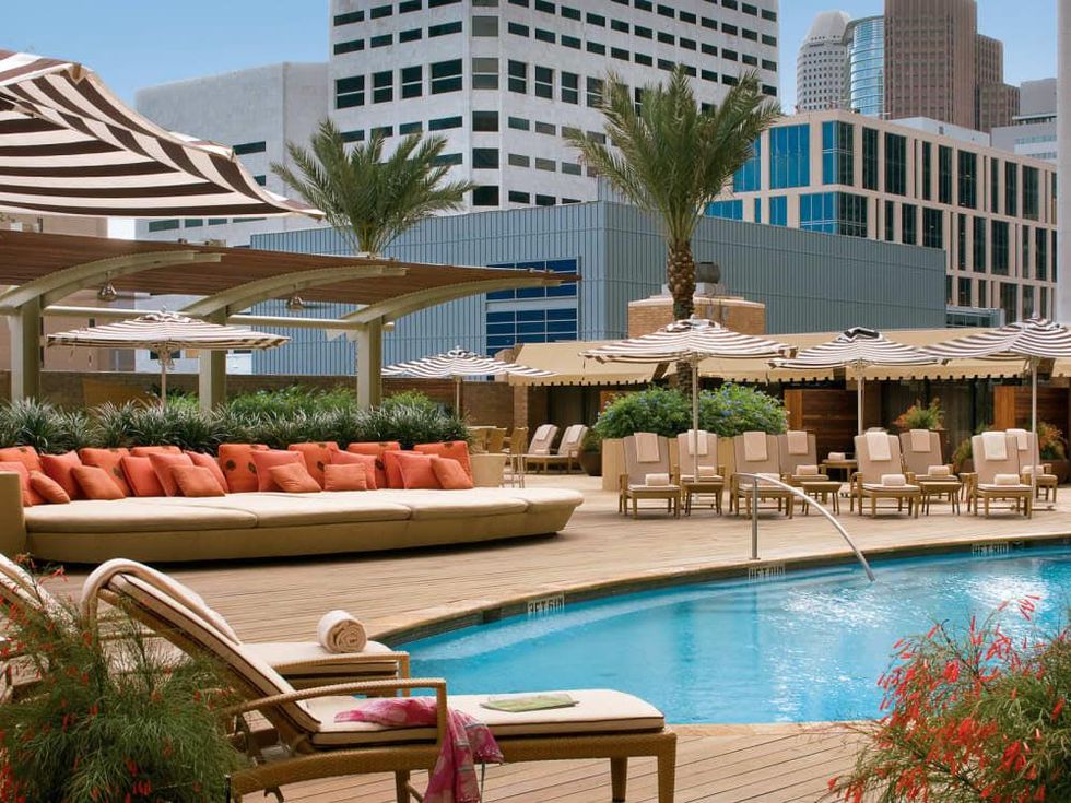 News_Hotel pools_Four Seasons_pool