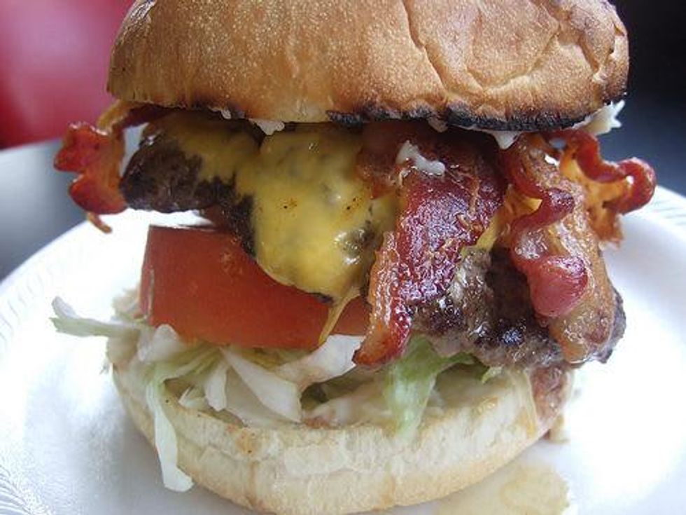 Hubcap Grill jumps into the Heights burger wars with a beer garden