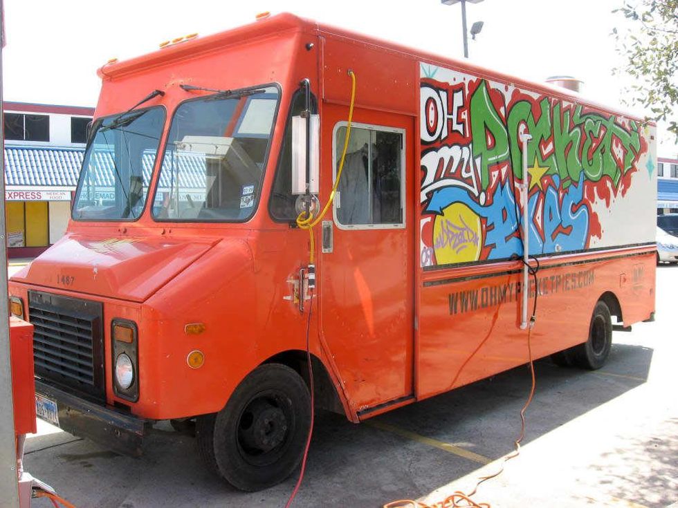 News_Janice Schindeler_food trucks_Big Red
