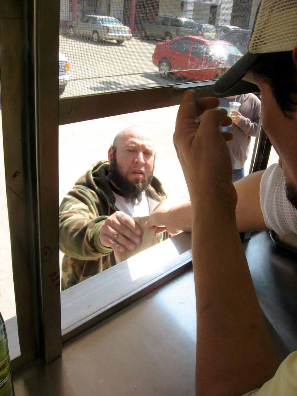 News_Janice Schindeler_food trucks_customer