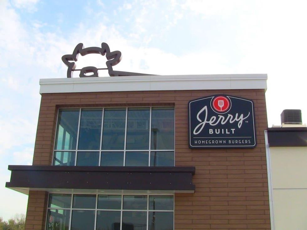 News_JerryBuilt Burgers_hamburger_exterior