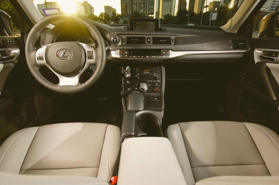 News_June13_LexusCT200h