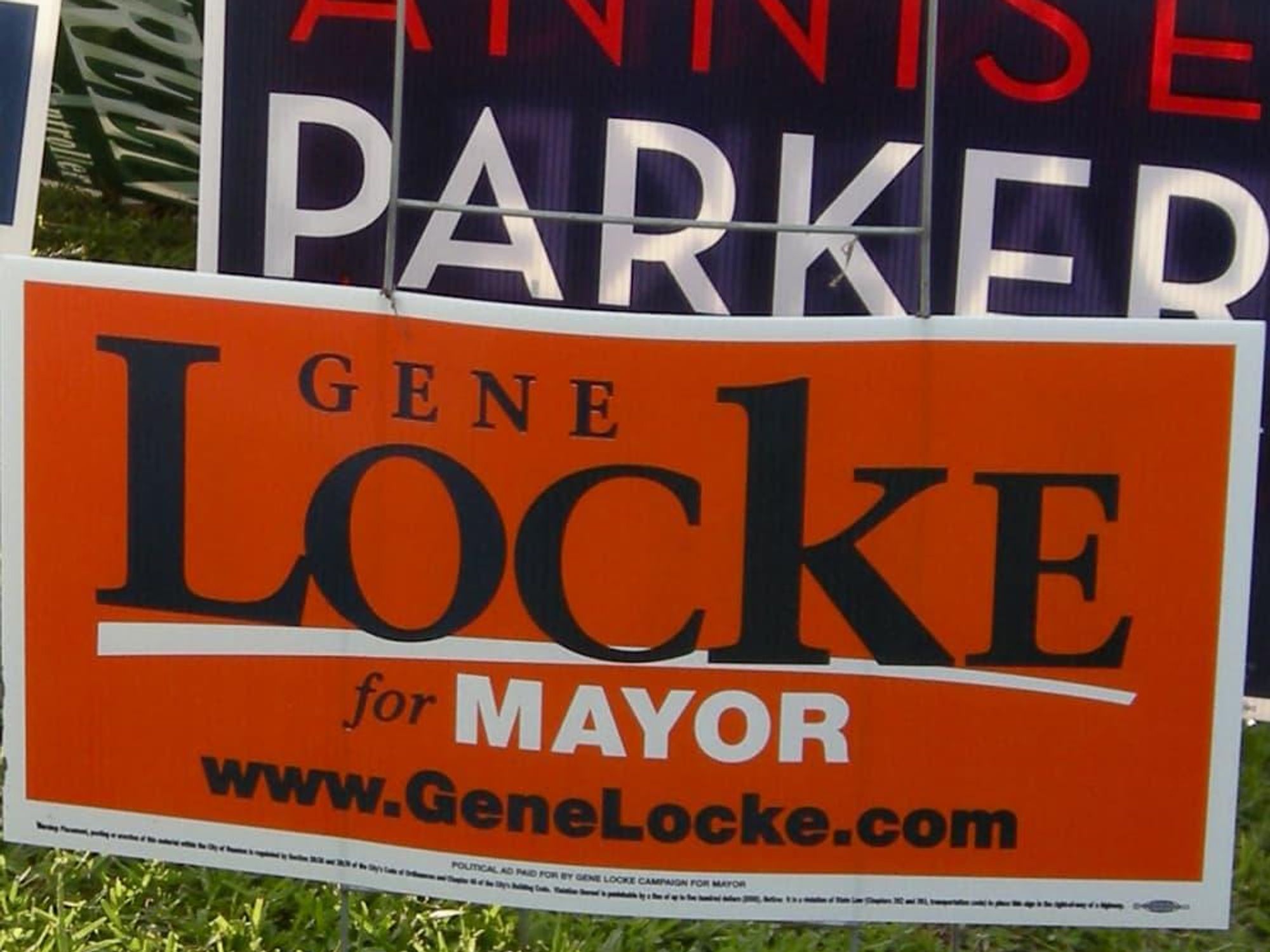 News_Mayoral Election 09_Parker_Gene Locke_signs_closeup