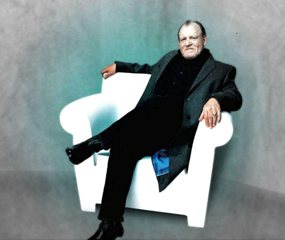 News_Michael D. Clark_Joe Cocker_chair_concert pick