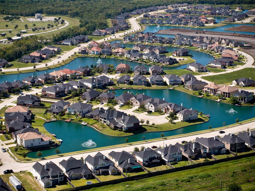 News_Missouri City_neighborhood_lake