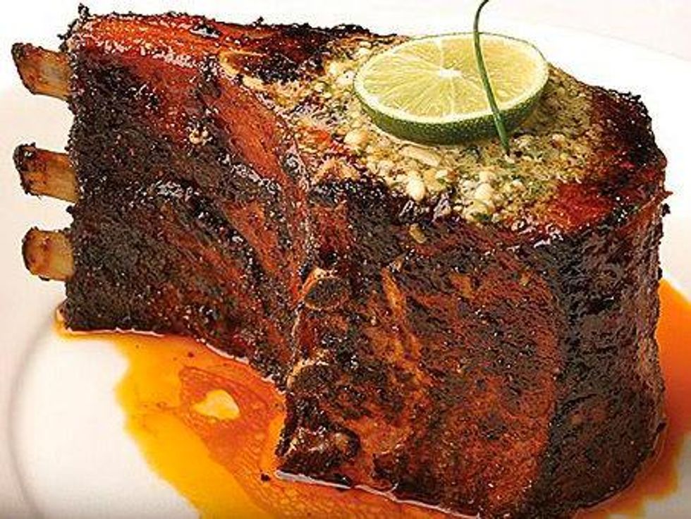 News_Perry's Steakhouse_pork chop