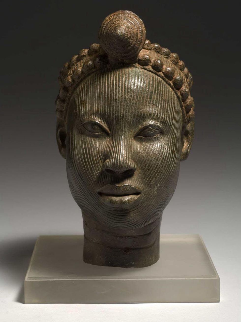 News_Peter Marzio_top picks_Dynasty and Diversity_head with crown