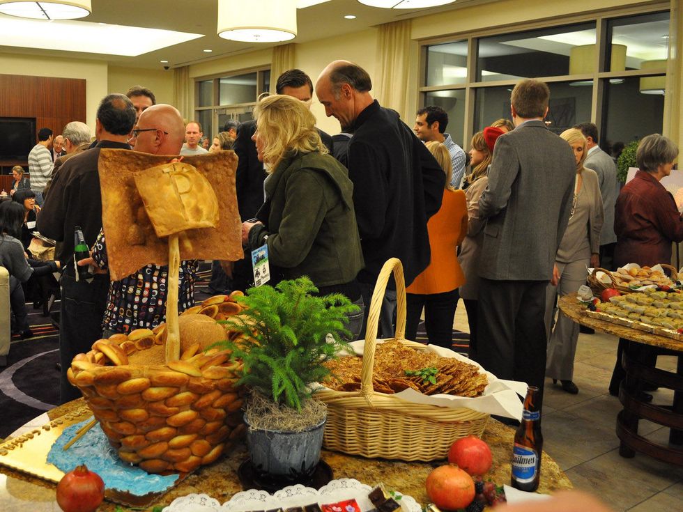 News_Phoenicia party_crowd