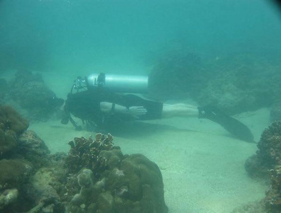 News_planking_underwater plank