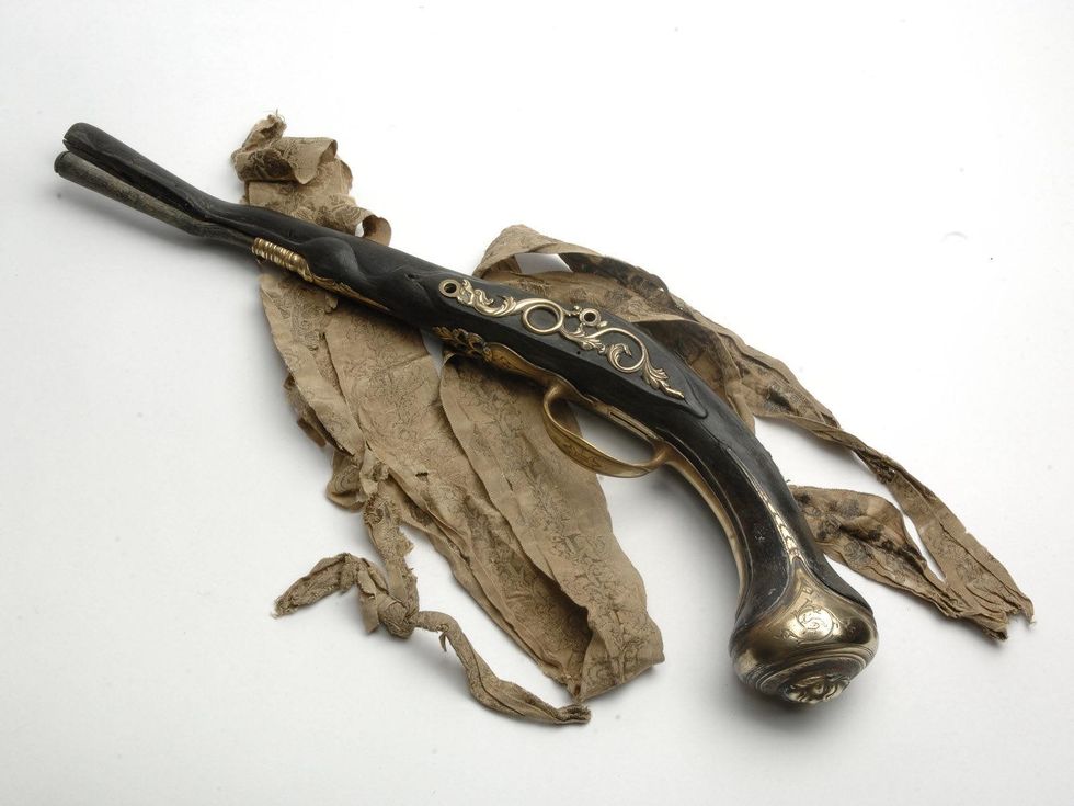 News_Real Pirates_Sun King pistol