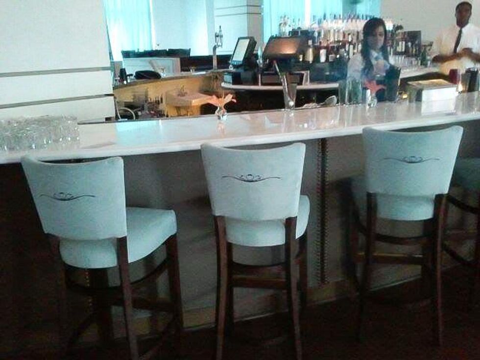 News_Saint Genevieve_bar