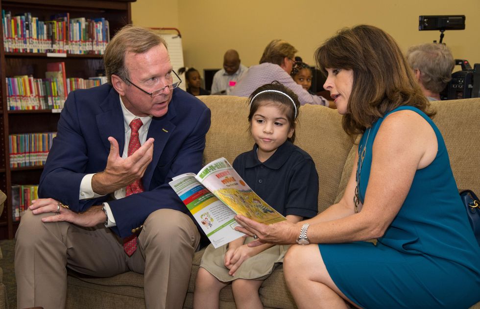 News, Shelby, AdvoCare reading event, August 2014, Neil Bush, Maria Bush
