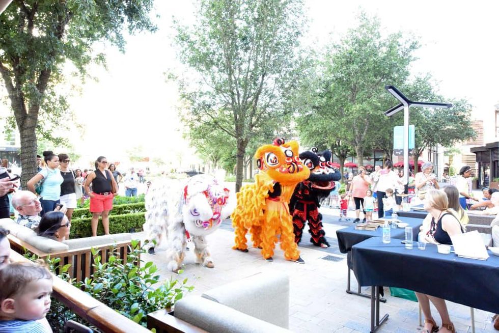 News, Shelby, Curry Crawl , June 2015, Lion Dancers in CITYCENTRE Courtyard