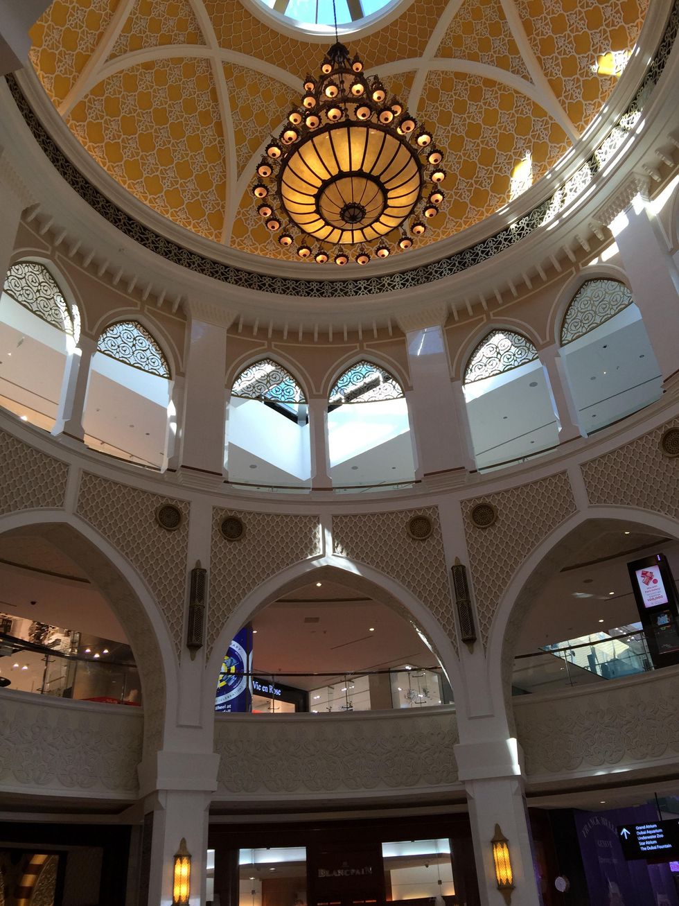 News, Shelby, Dubai Mall, January 2015