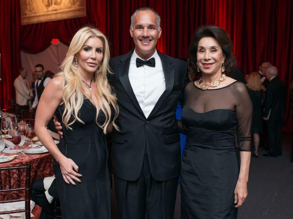 News, Shelby, HGO opening night, Oct. 2015, Danielle Cullen, Meredith Cullen, Mary Cullen