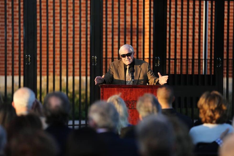 News, Shelby, John eddie Williams statue event, Nov. 2015, Grant Teaff