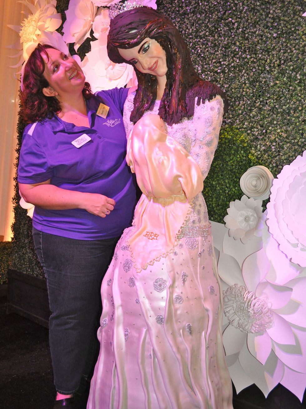 News_shelby_Kate cake 3_July 2013