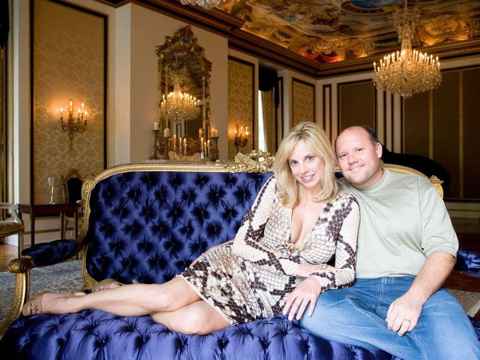 News_Shelby_Romance_Laura Spalding_John Spalding_couch