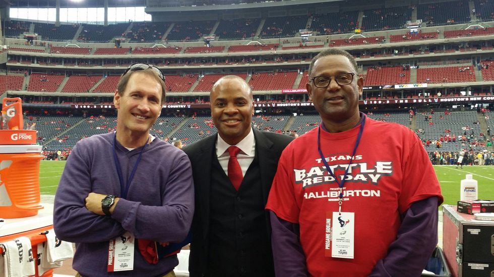 News, Shelby, Texans sidelines party, Nov. 2014