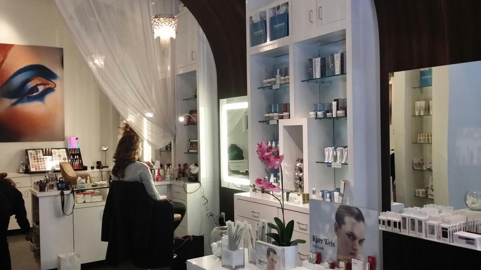 News, shelby, Vanity Lounge sells, Nov. 2014