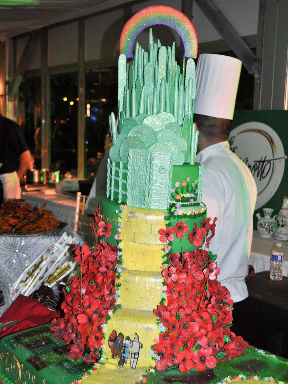 News_Social Book Party_Jan. 2010_cake_Emerald City cake_dessert