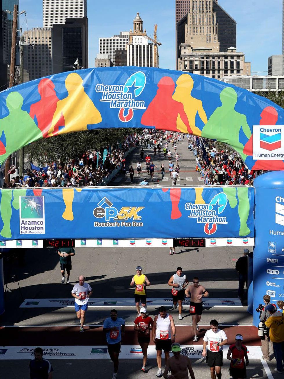 News_Steve Popp_Houston Marathon 2010_history_Chevron Houston Marathan_finish line_2009