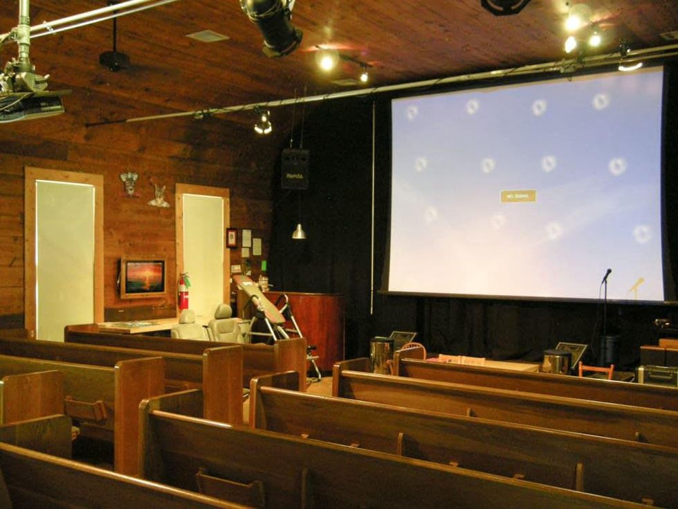 News_Steven Thomson_Aurora Picture Show_screen_interior