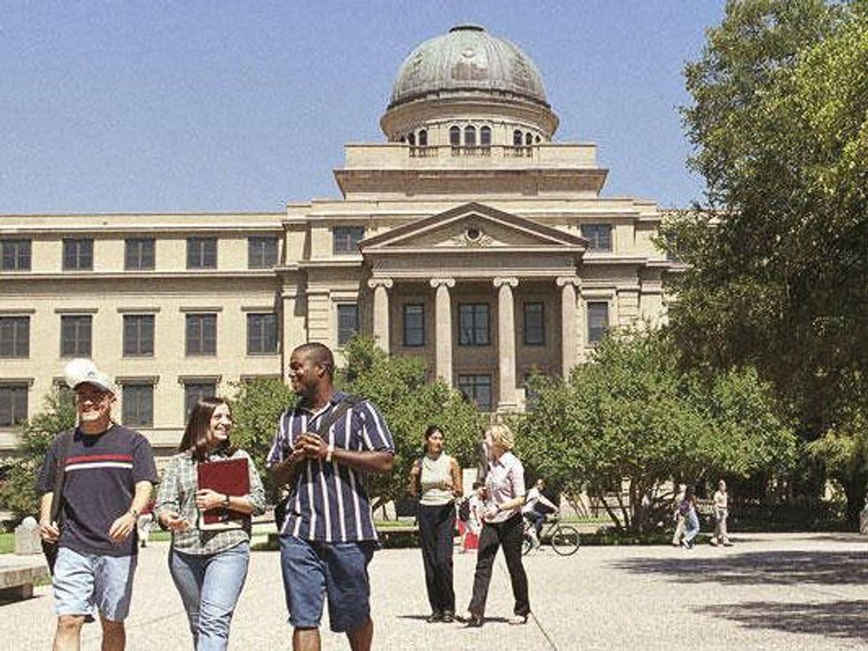 News_Texas A&M University_students_campus