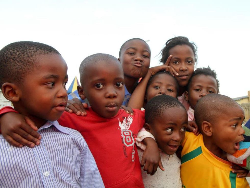 News_Vuvuzela_children_Africa_soccer