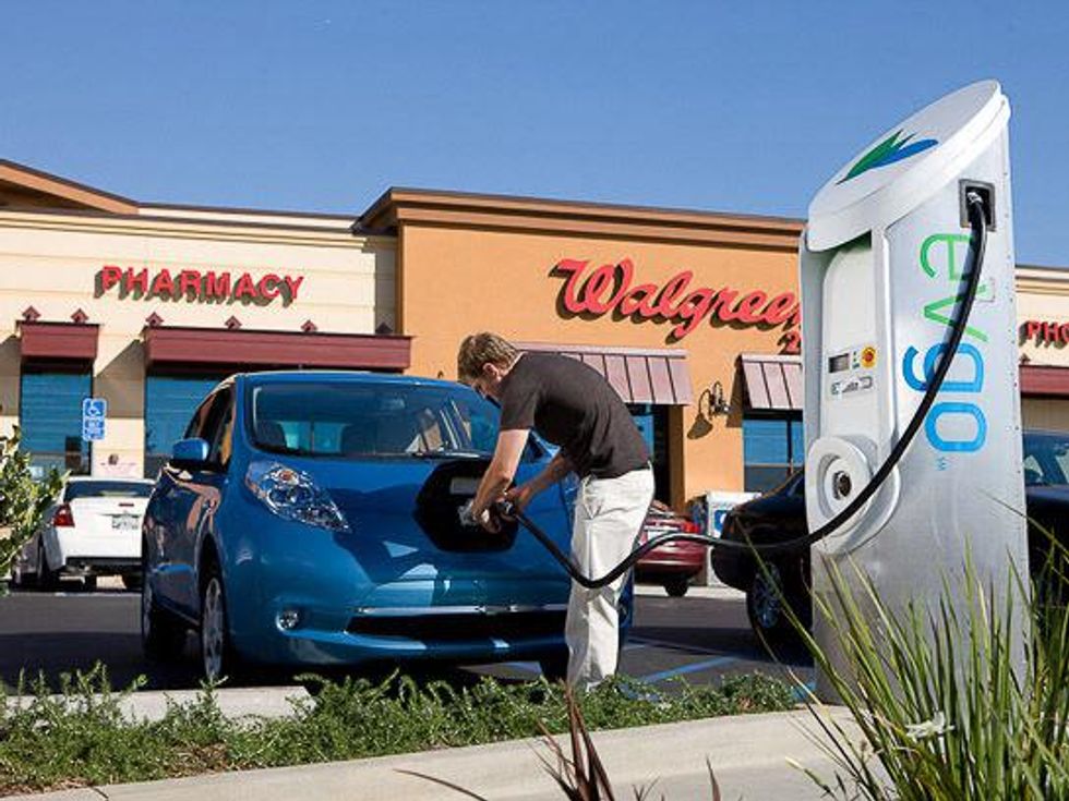 News_Walgreens_charging station