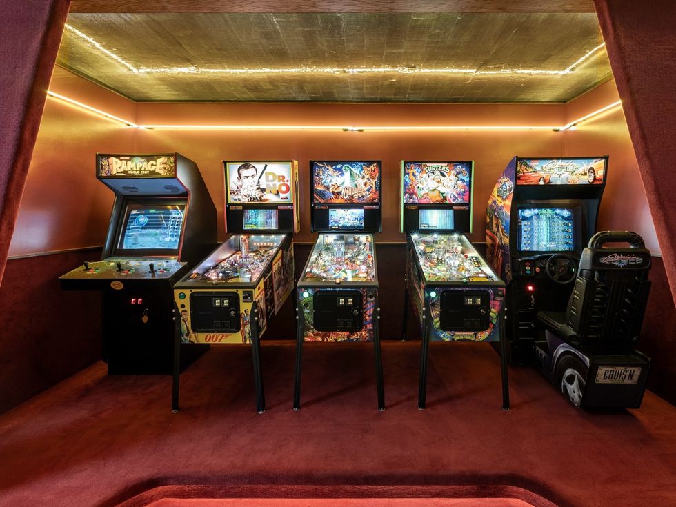 Nonno's Family Pizza Tavern arcade