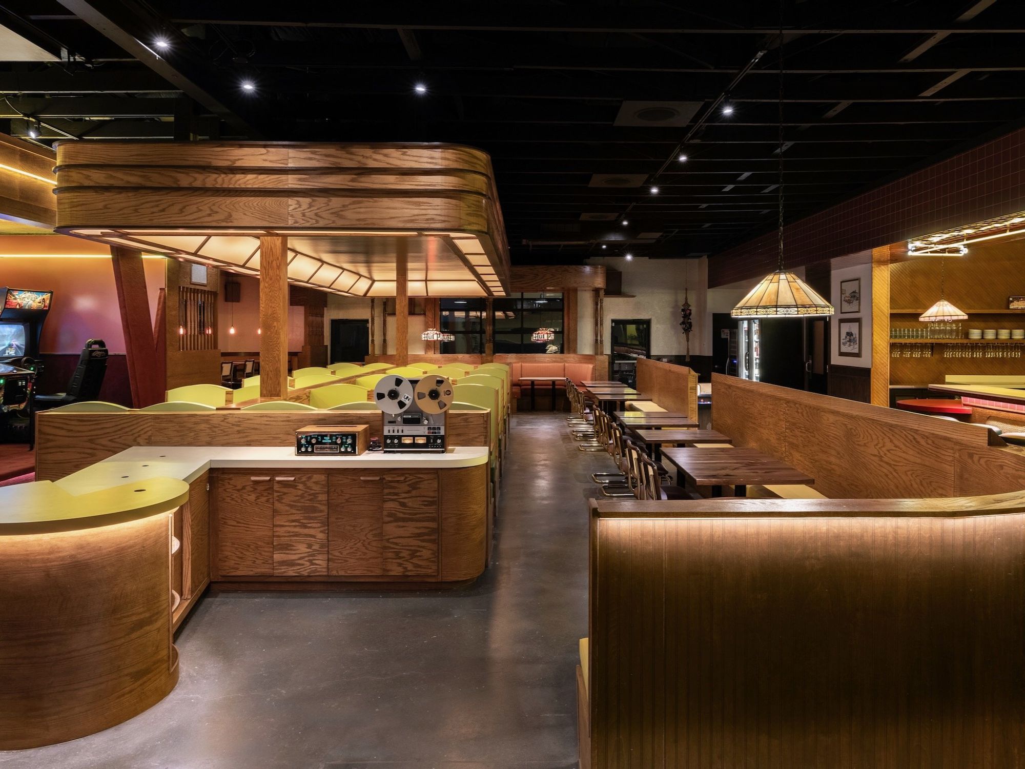 Nonno's Family Pizza Tavern interior