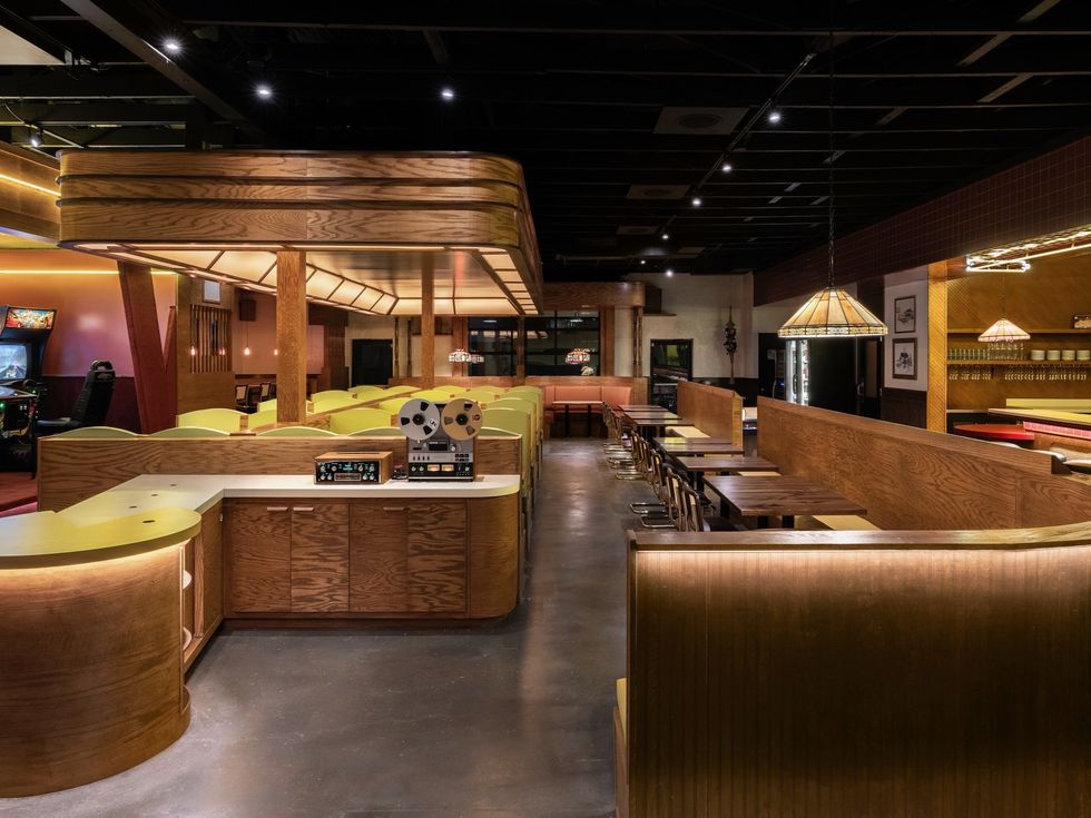 Nonno's Family Pizza Tavern interior