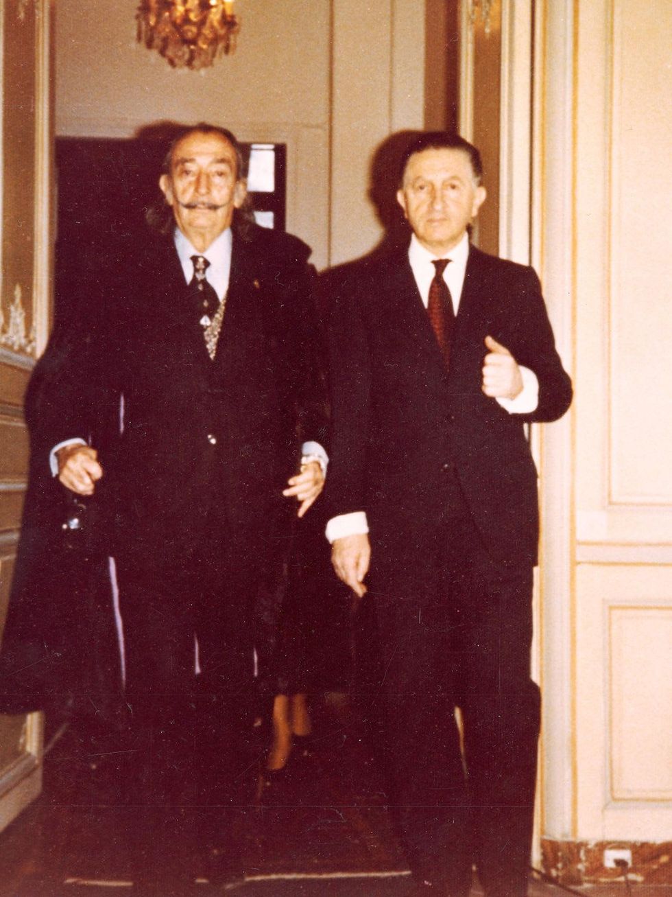 Off the Wall Gallery Salvadore Dali September 2013 Pierre Argillet and Salvadore Dali walking