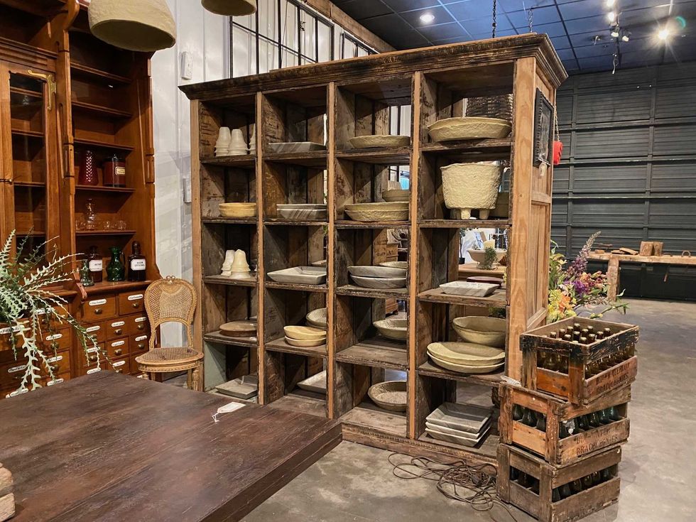 Old World Antieks furniture store La Grange