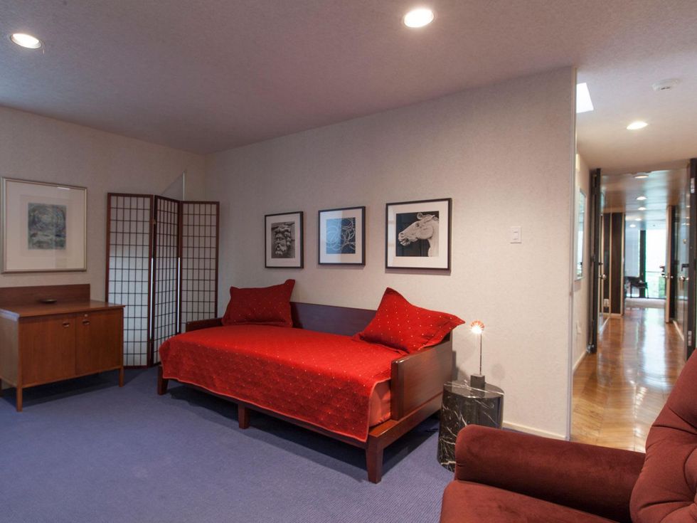 On the Market 10 S. Briar Hollow Lane No. 26 June 201