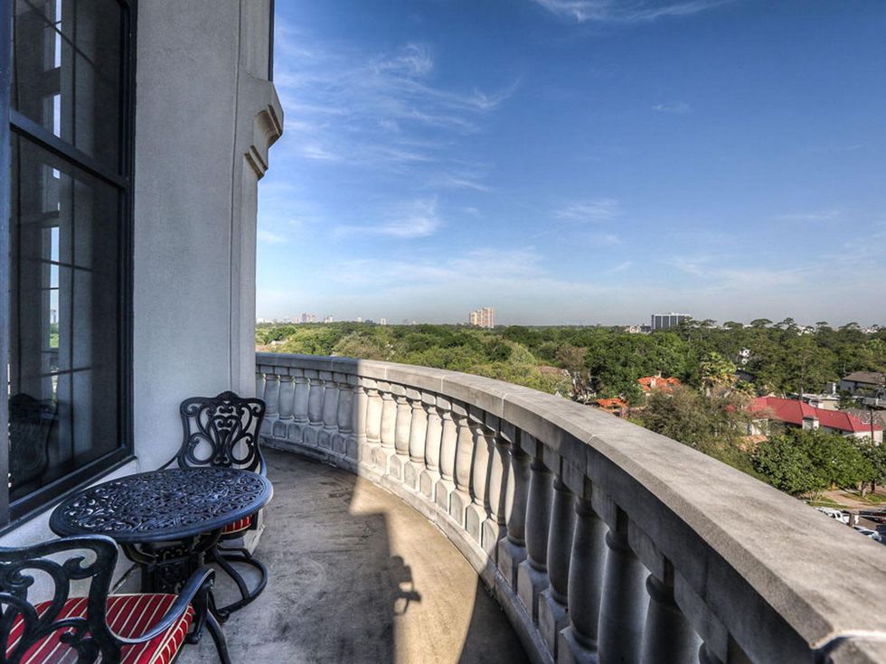 On the Market 1005 S. Shepherd Drive penthouse balcony view