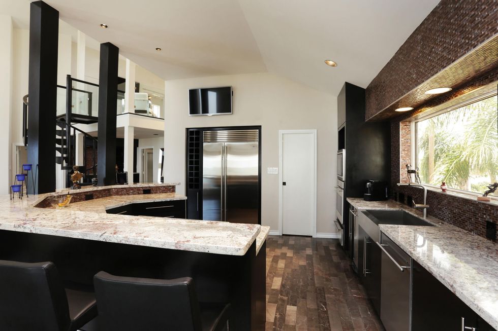 On the Market 102 Lanai St. Tiki Village Galveston August 2014 kitchen 1