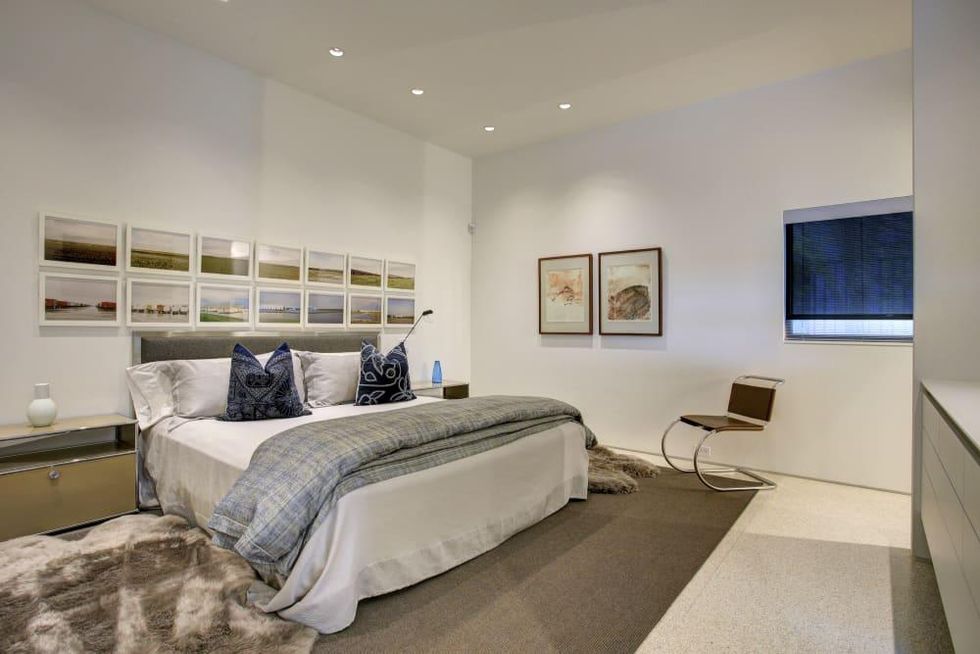 ON the Market, 1114 Willard, 4/16, bedroom