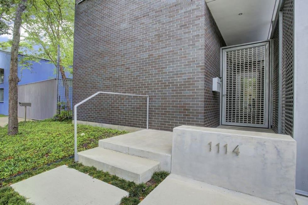 On the Market, 1114 Willard, 4/16, front door