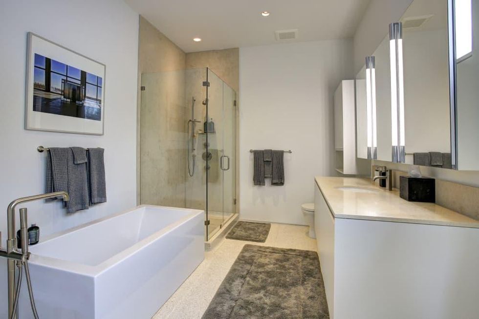 On the Market, 1114 Willard, 4/16, study