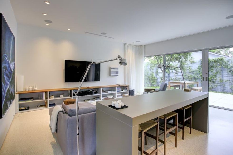 On the Market, 1114 Willard, 4/16, study