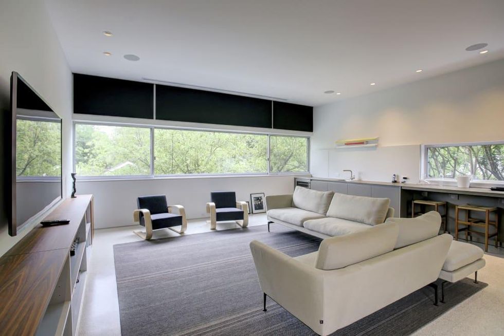 ON the market, 1114 Willard, 4/16, upstair sstudy