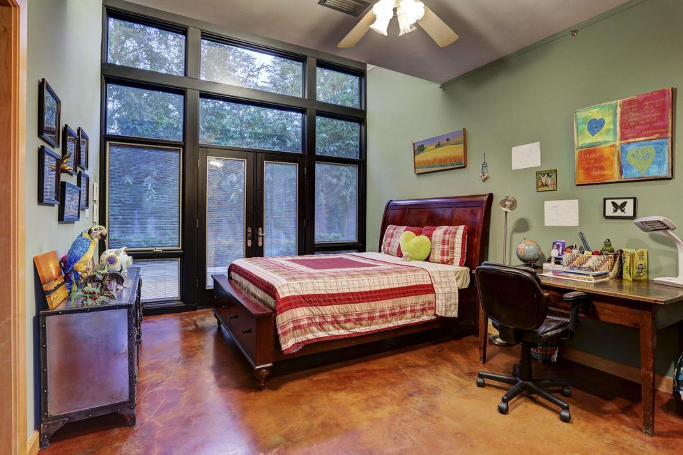 On the Market 12020 Tall Oaks St. Frank Lloyd Wright house July 2014 bed2