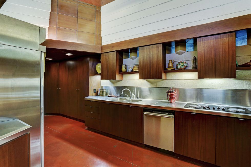 On the Market 12020 Tall Oaks St. Frank Lloyd Wright house July 2014 kit9