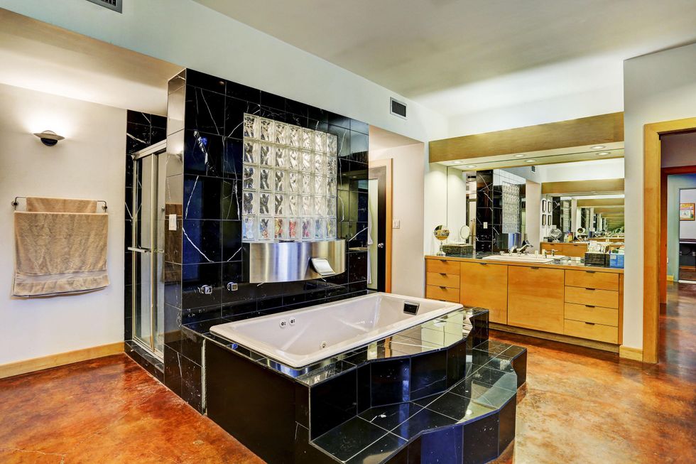 On the Market 12020 Tall Oaks St. Frank Lloyd Wright house July 2014 mbth