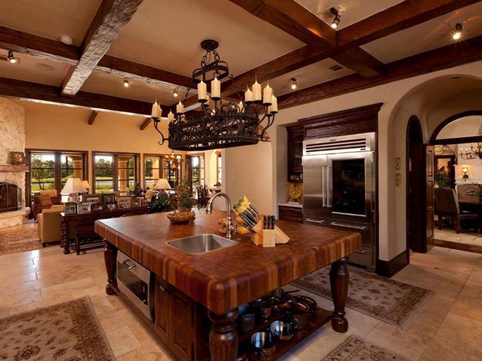 On the Market 15 Grand Regency Circle Enron mansion The Woodlands January 2015 kitchen