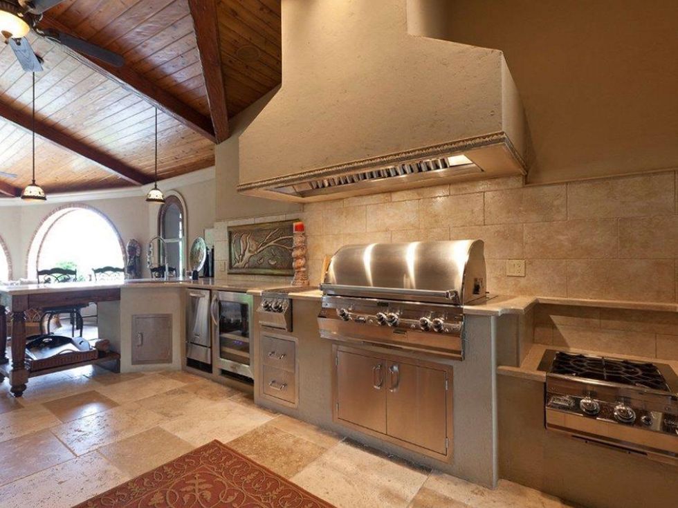 On the Market 15 Grand Regency Circle Enron mansion The Woodlands January 2015 outdoor kitchen